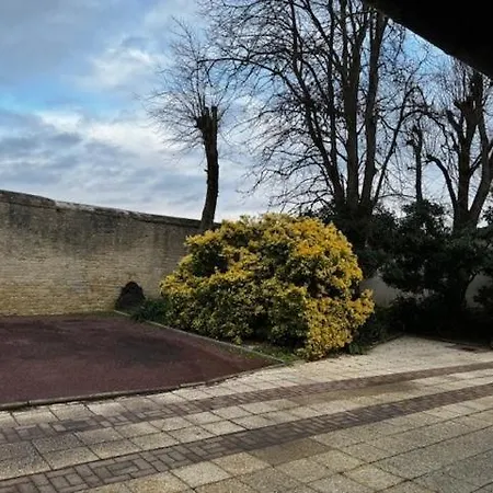 D'hotes Dans Magnifique Propriete Nocleg ze śniadaniem